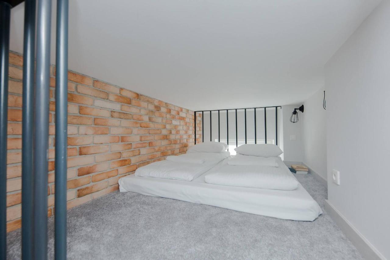 4 Eco Apart Chateau Jagiellonska 22 Warszawa Old Town Exterior foto